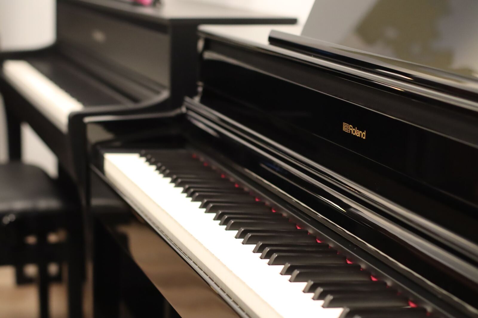 Digitale piano met verlichte toetsen